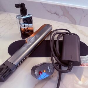 Dyson Airstrait in Limited Edition Nickel & Copper Hair Styling Set